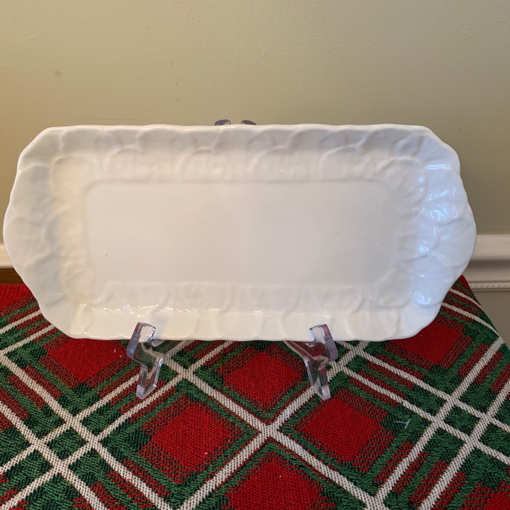 Large Sandwich Tray
Countryware
by COALPORT